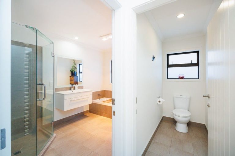 Photo of property in 51 Chestnut Close, Kelvin Grove, Palmerston North, 4414