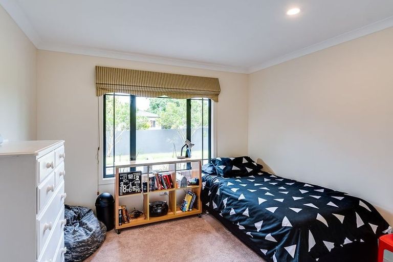 Photo of property in 1 Delta Mews Place, Clive, 4102