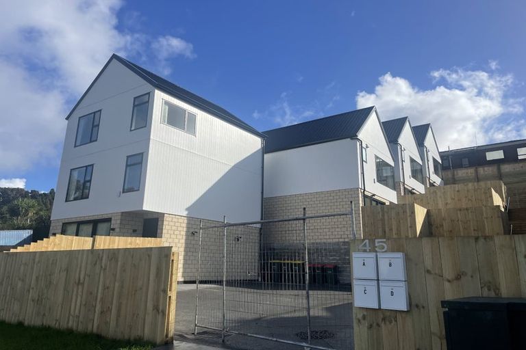 Photo of property in 45b Greenvalley Rise, Glenfield, Auckland, 0629