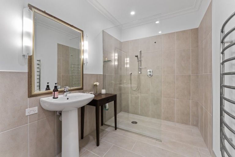 Photo of property in 423 Gillespie Place, Acacia Bay, Taupo, 3385