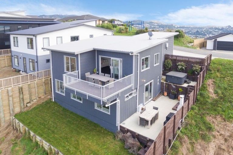 Photo of property in 36 Epic Way, Newlands, Wellington, 6037