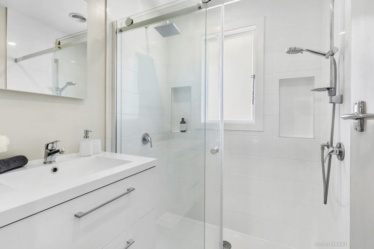 Photo of property in 142 Campbell Street, Karori, Wellington, 6012