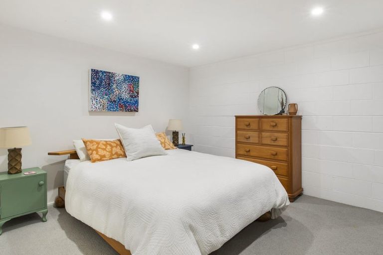 Photo of property in 96 Lyall Parade, Lyall Bay, Wellington, 6022