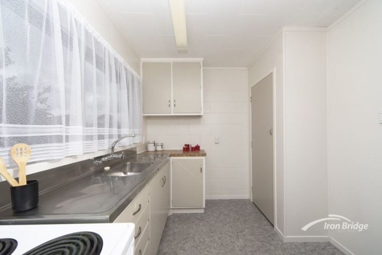 Photo of property in 3/34 Rewarewa Road, Te Atatu Peninsula, Auckland, 0610