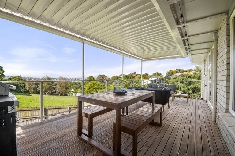 Photo of property in 1/3 Hall Road, Glenfield, Auckland, 0629