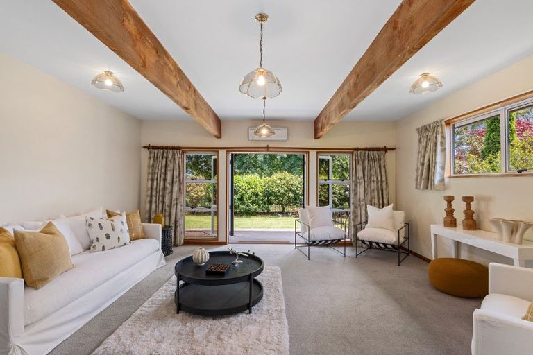 Photo of property in 2/19 Manor Place, Bryndwr, Christchurch, 8053