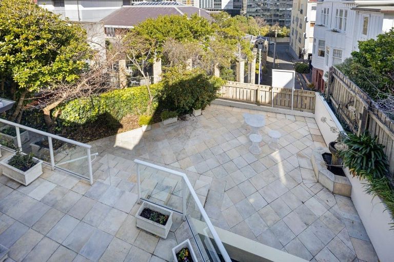 Photo of property in 15 Selwyn Terrace, Thorndon, Wellington, 6011