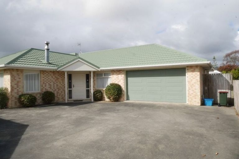 Photo of property in 9 Greenaway Road, Waikanae, 5036