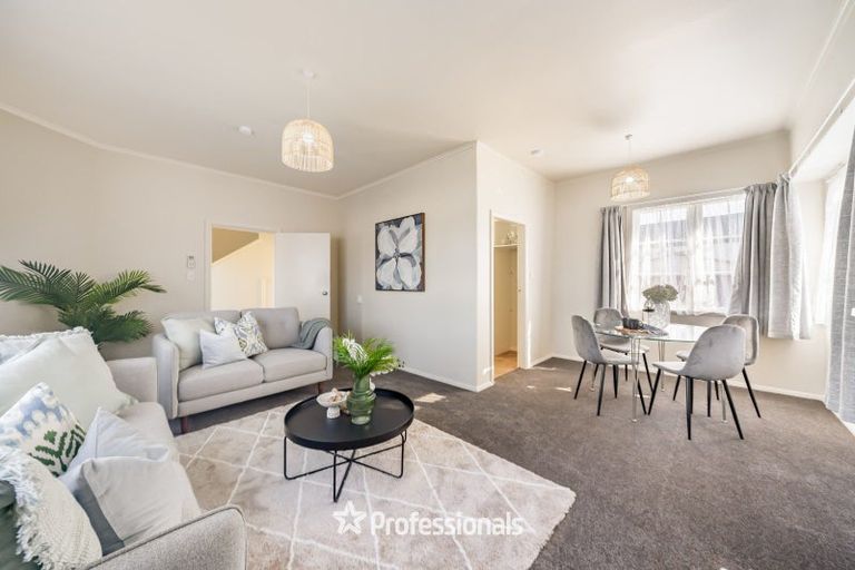 Photo of property in 215 Knights Road, Hutt Central, Lower Hutt, 5011
