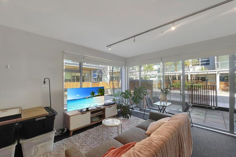 Photo of property in Revolucion Apartments, 105n/28 Torrens Terrace, Mount Cook, Wellington, 6011