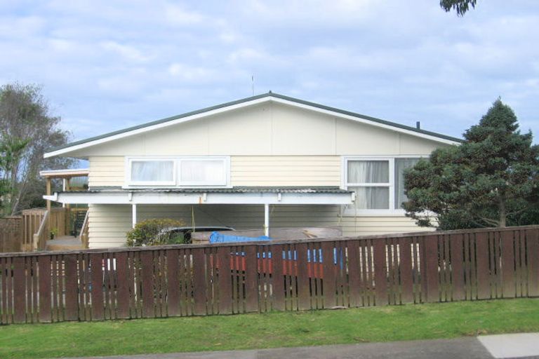 Photo of property in 33 Helena Street, Massey, Auckland, 0614