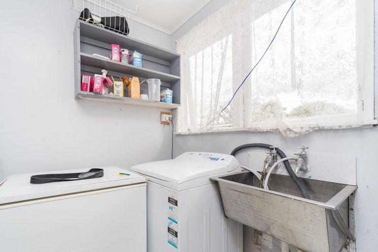 Photo of property in 14 Otaki Place, Westbrook, Palmerston North, 4412