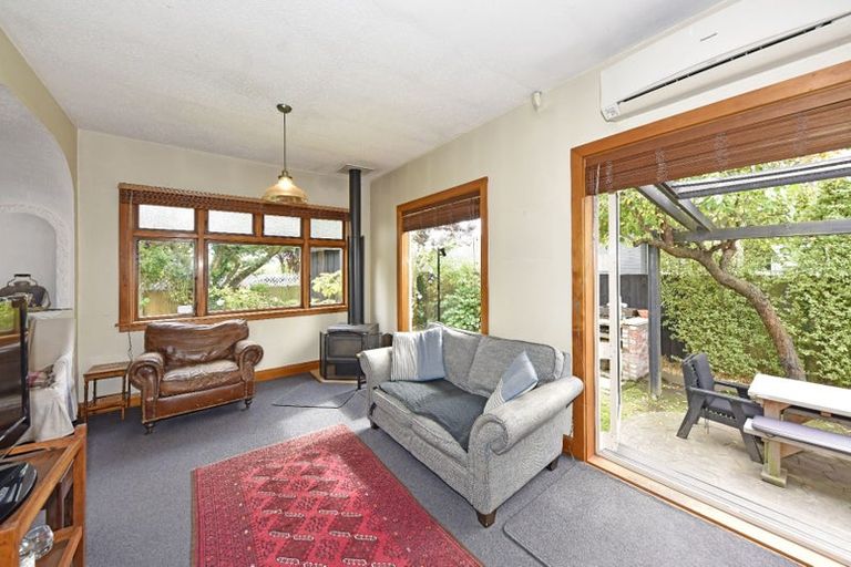 Photo of property in 42 Nortons Road, Avonhead, Christchurch, 8042