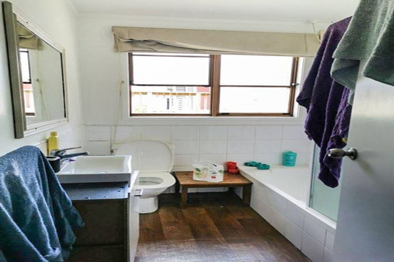 Photo of property in 3/9 Fuchsia Place, Birkdale, Auckland, 0626