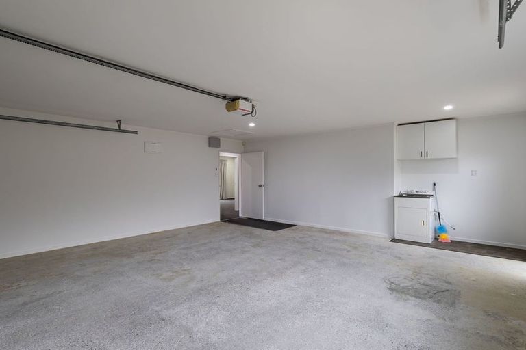 Photo of property in 21 Logan Way, Kelvin Grove, Palmerston North, 4414