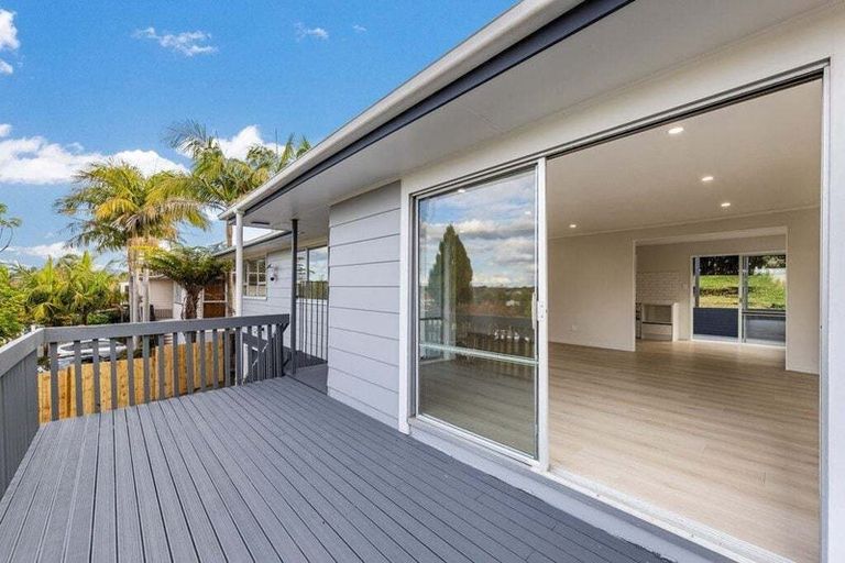 Photo of property in 57 Sunline Avenue, Massey, Auckland, 0614