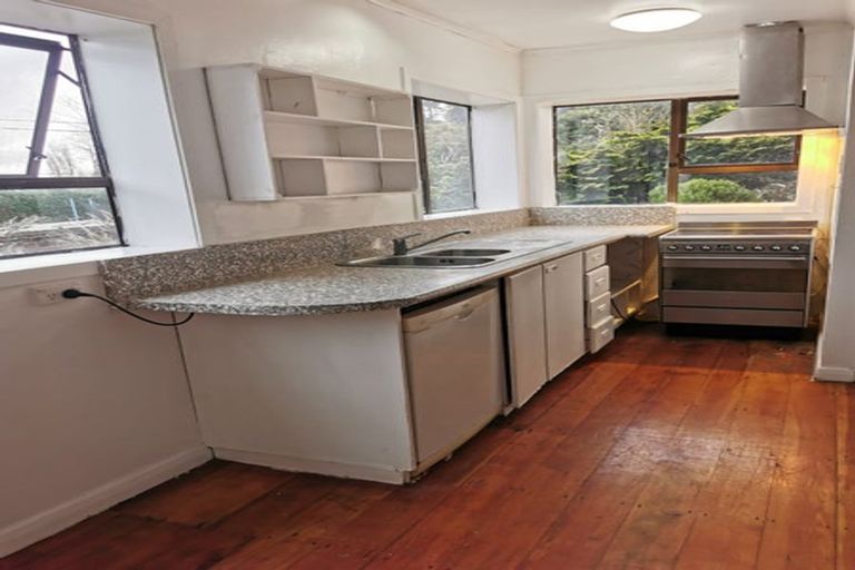 Photo of property in 42 Kamahi Street, Stokes Valley, Lower Hutt, 5019