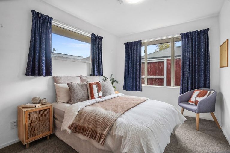 Photo of property in 17 Broadbent Street, Riccarton, Christchurch, 8041