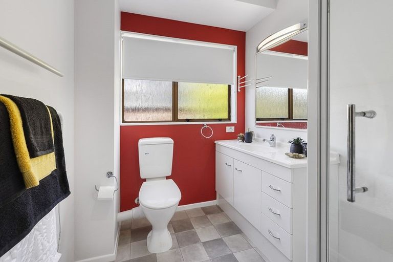 Photo of property in 85 Churton Drive, Churton Park, Wellington, 6037