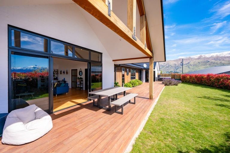 Photo of property in 13 Kotare Drive, Wanaka, 9305