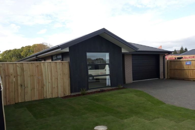 Photo of property in 27 Miromiro Street, Broomfield, Christchurch, 8042