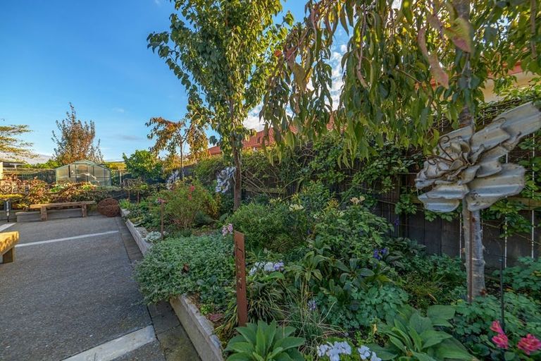 Photo of property in 1 Strachan Way, Highbury, Palmerston North, 4412