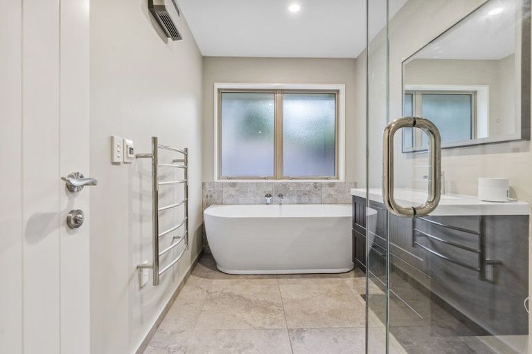 Photo of property in 19 Marlowe Place, Rolleston, 7614