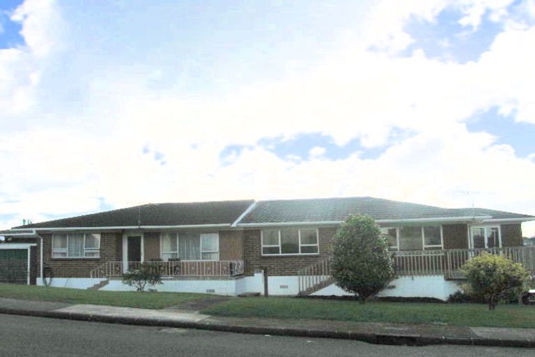 Photo of property in 122 Mcleod Road, Te Atatu South, Auckland, 0610