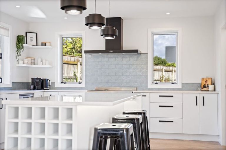 Photo of property in 3 Barbaras Way, Waikanae Beach, Waikanae, 5036