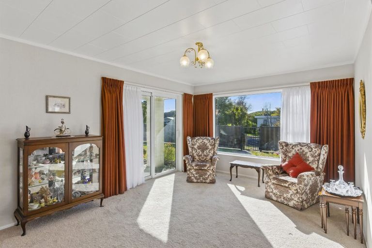 Photo of property in 2 Gabriel Street, Raumati Beach, Paraparaumu, 5032