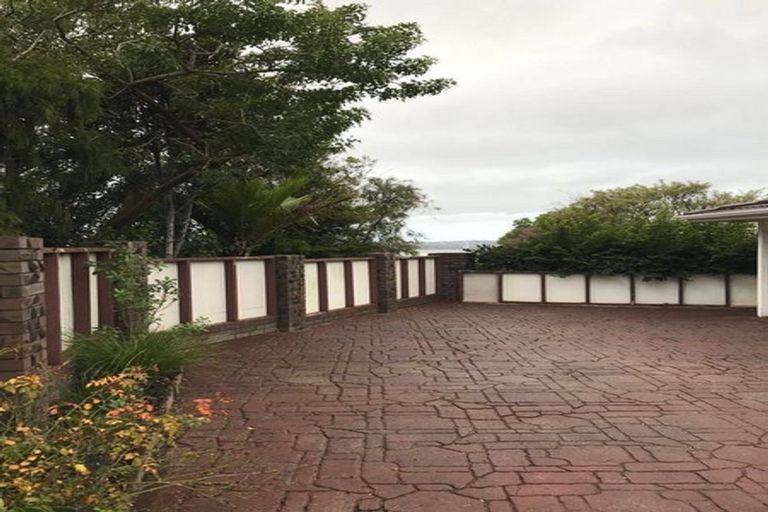 Photo of property in 1/1 Clearwater Cove, West Harbour, Auckland, 0618