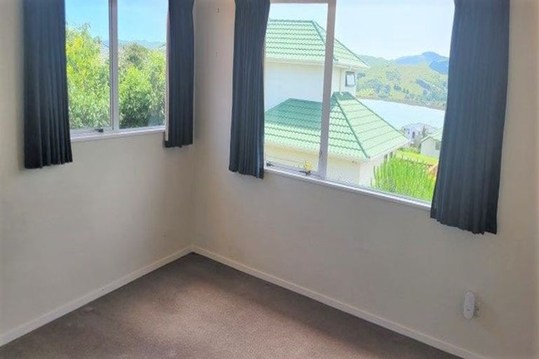Photo of property in 43 Joseph Banks Drive, Whitby, Porirua, 5024
