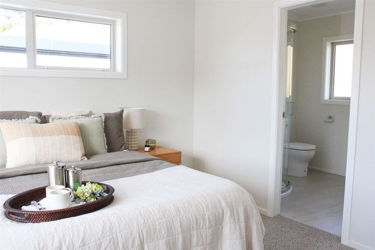 Photo of property in 47 Stockport Grove, Churton Park, Wellington, 6037