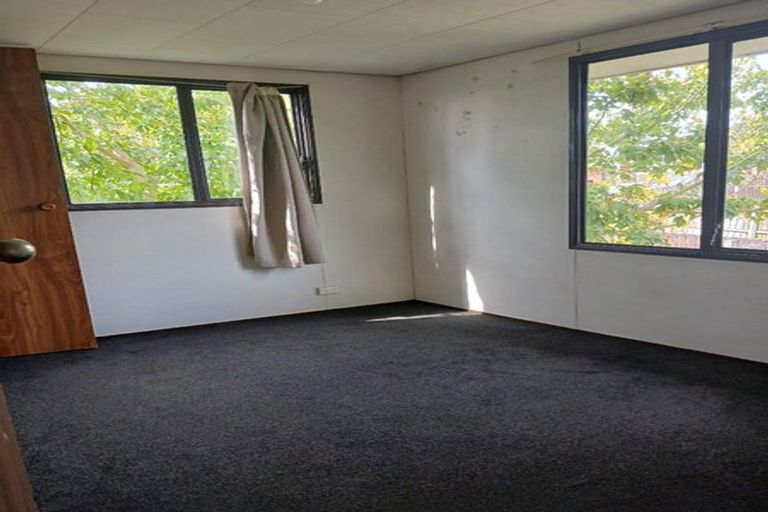 Photo of property in 15 Kopara Place, Clendon Park, Auckland, 2103