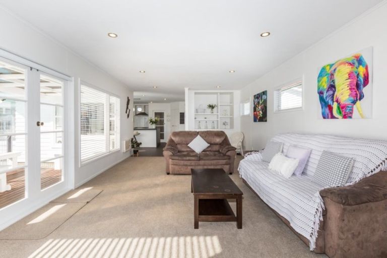 Photo of property in 10 Pembroke Street, Taradale, Napier, 4112