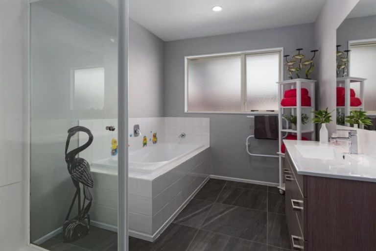 Photo of property in 74 Navigation Drive, Whitby, Porirua, 5024