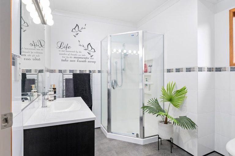 Photo of property in 14 Jaemont Court, Huntington, Hamilton, 3210