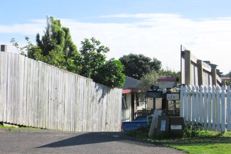 Photo of property in 2/5 Kimdale Place, Totara Heights, Auckland, 2105