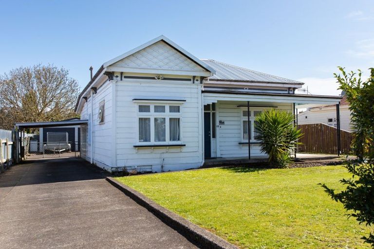 Photo of property in 33 Tennyson Street, Dannevirke, 4930