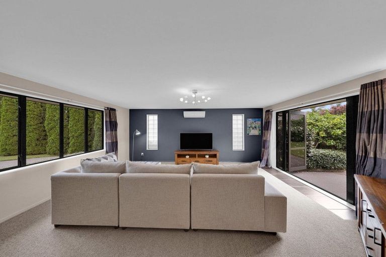 Photo of property in 48 Wiltshire Drive, Huntington, Hamilton, 3210