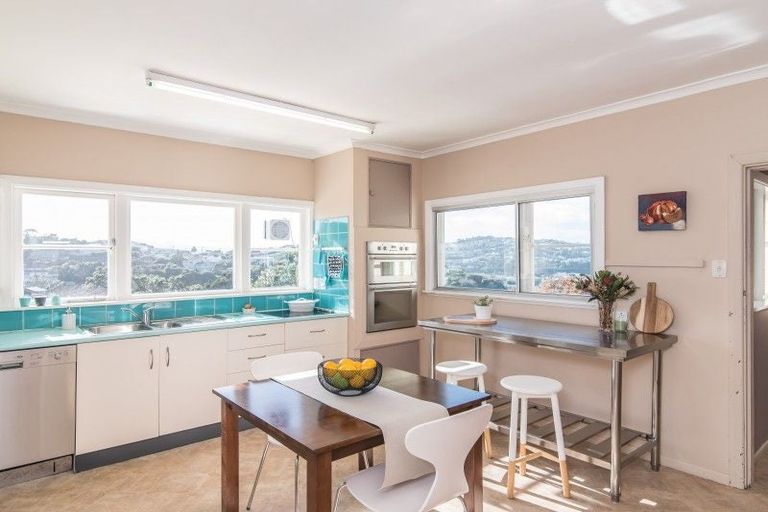 Photo of property in 169 Broderick Road, Johnsonville, Wellington, 6037