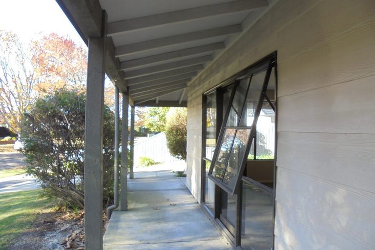 Photo of property in 51 Karnak Crescent, Russley, Christchurch, 8042