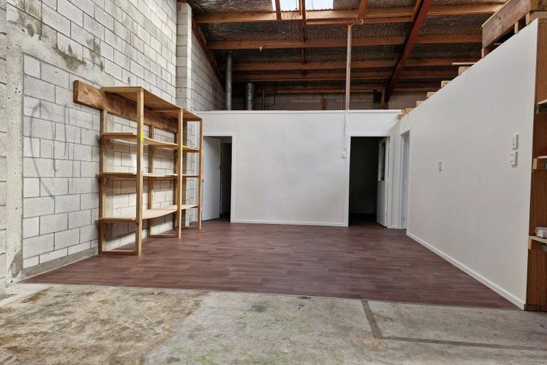 Photo of property in 1/73 Lake Road, Northcote, Auckland, 0627
