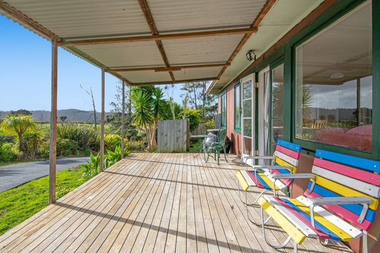 Photo of property in 4 Ferngully Road, Helensville, Kaukapakapa, 0871