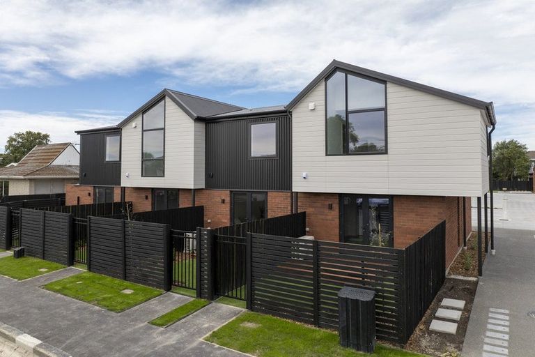 Photo of property in 2/132 Tancred Street, Linwood, Christchurch, 8062