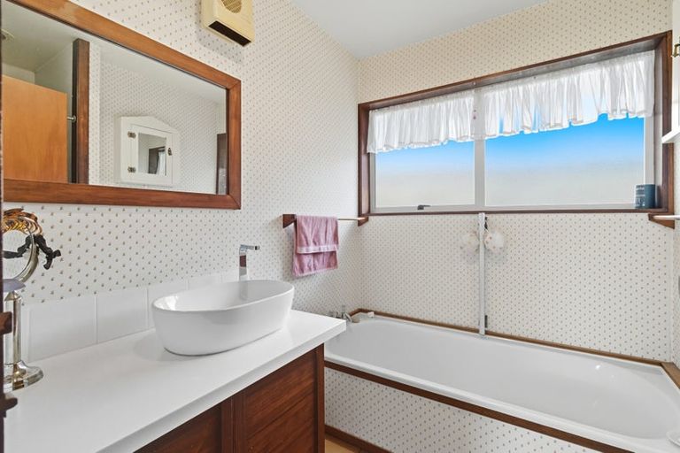 Photo of property in 17 Marley View Street, Somerfield, Christchurch, 8024