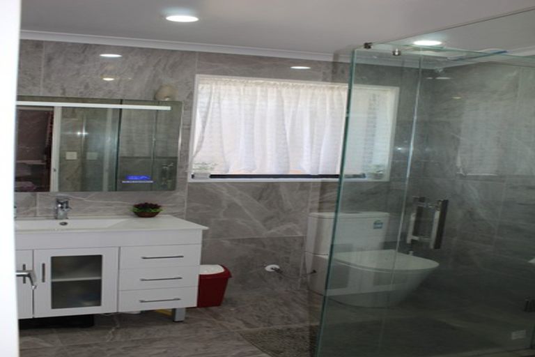 Photo of property in 14 Northridge Terrace, Massey, Auckland, 0614