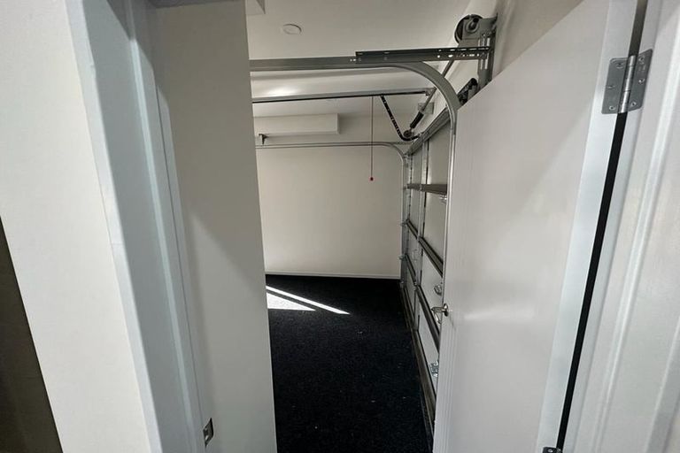 Photo of property in 6 Nagra Lane, Papakura, 2110