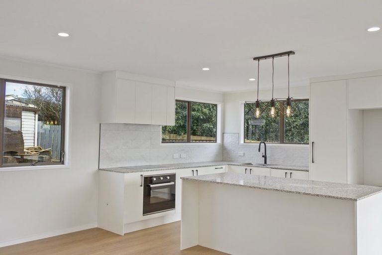 Photo of property in 30 Mcquarrie Avenue, Wattle Downs, Auckland, 2103