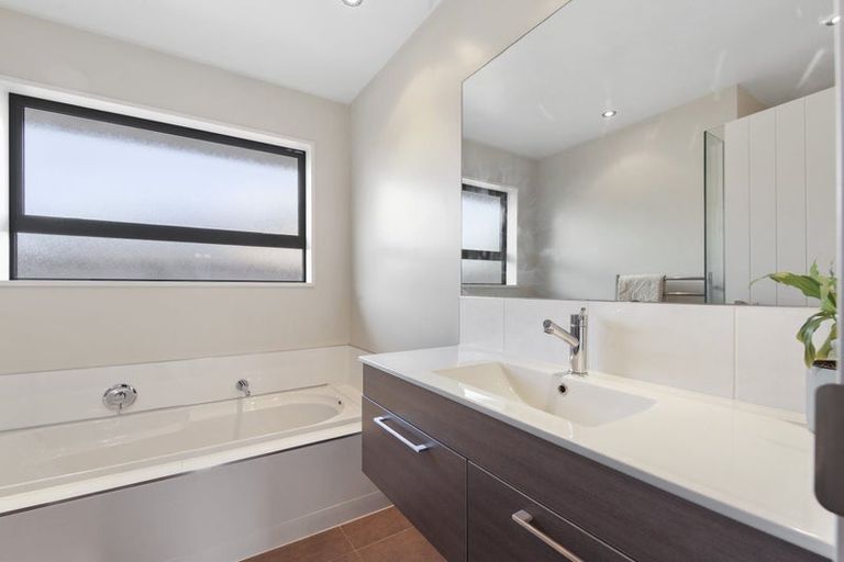 Photo of property in 32 Kotare Avenue, Rangiora, 7400